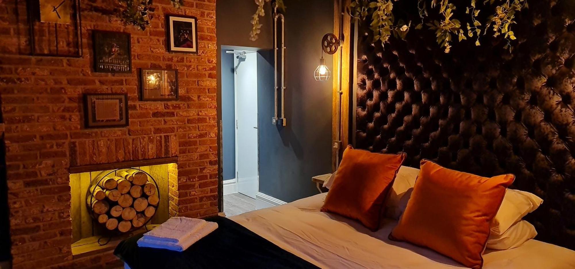 The Waterside Bar, Rooms & Restaurant 스윈튼 객실 사진